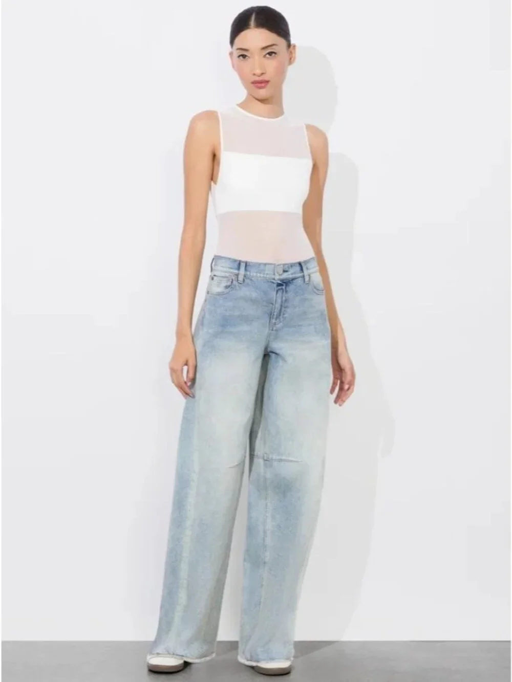 Alice + Olivia Driggs Sierra Light Blue Baloon Jeans 25 - Picture 5 of 11
